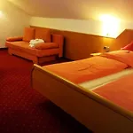 Hotel Goldbaechel 3*