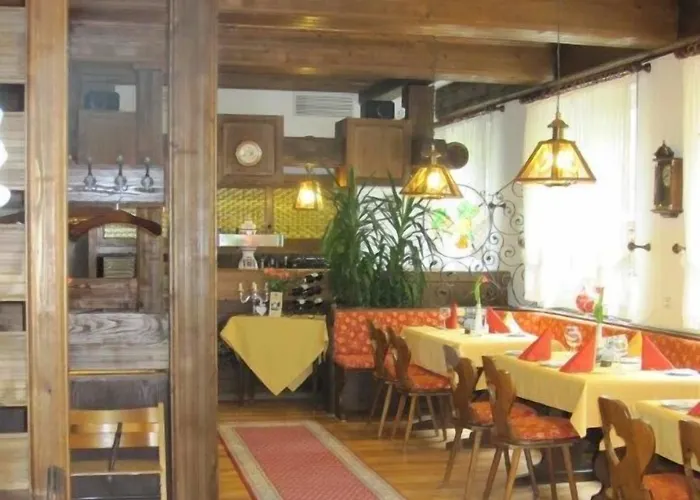 戈尔巴切尔酒店 酒店